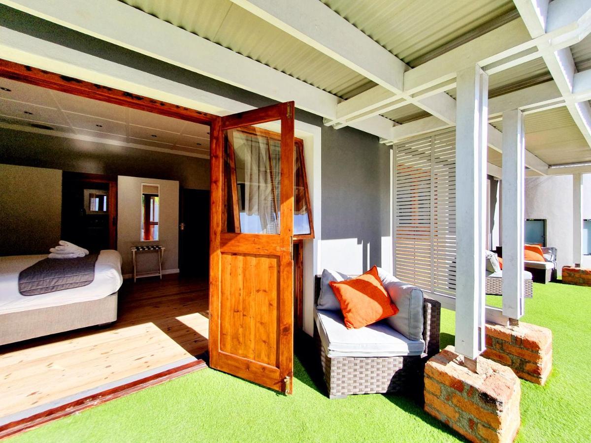 Two Fat Owls Guesthouse George Exterior photo