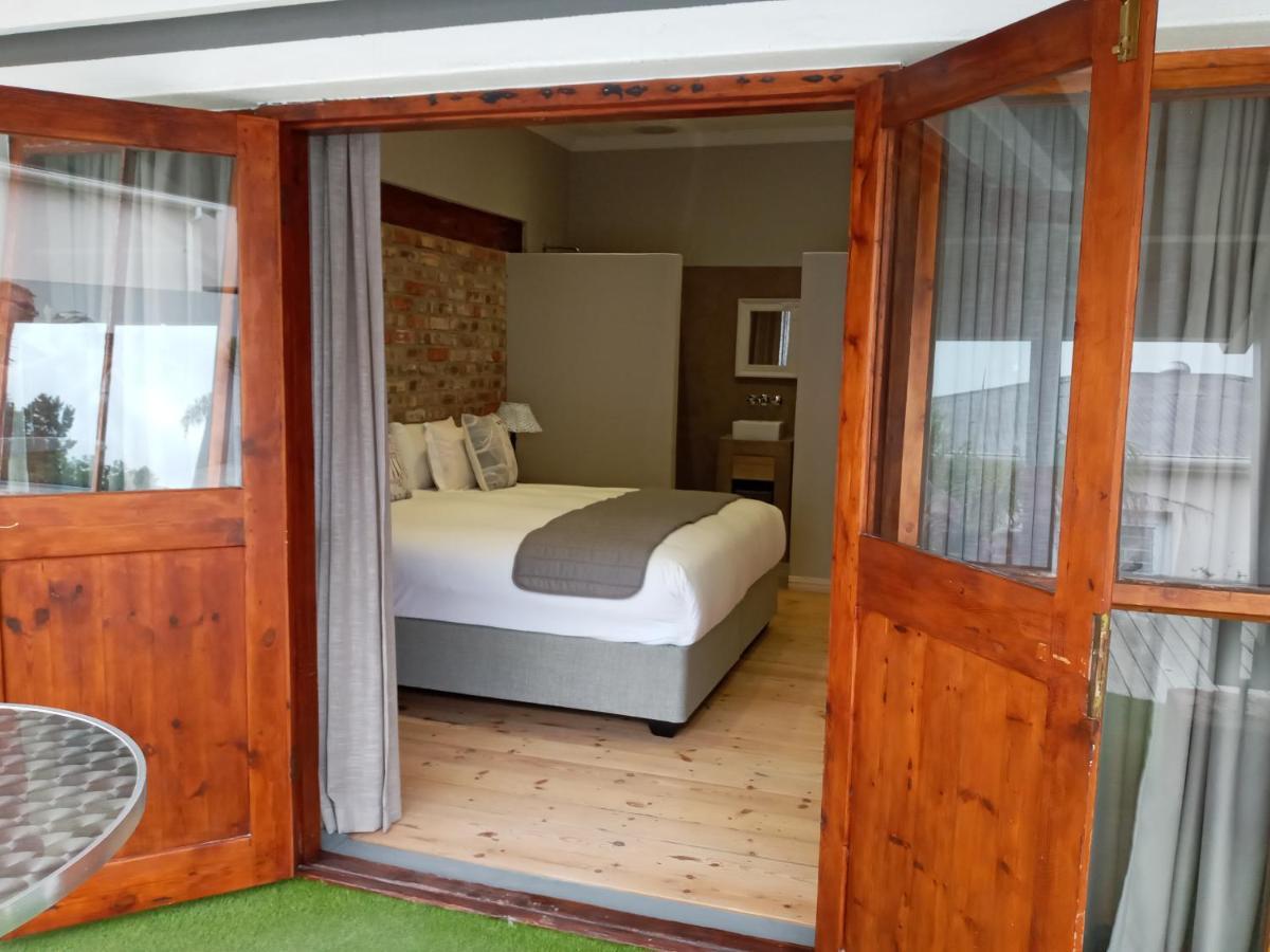 Two Fat Owls Guesthouse George Exterior photo